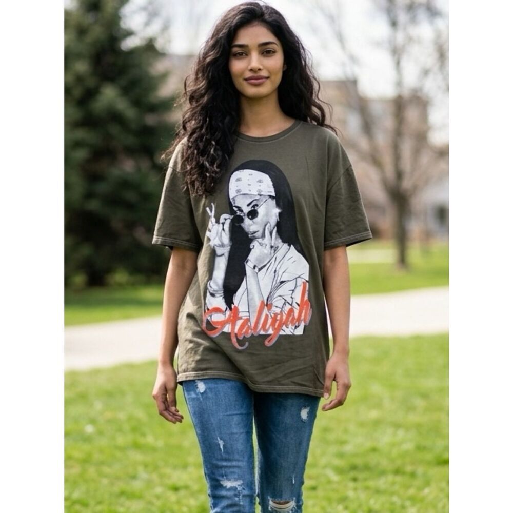 NWOT Aaliyah Unisex Black Graphic “More Than A Woman “ Short Sleeve T Shirt- 1XL